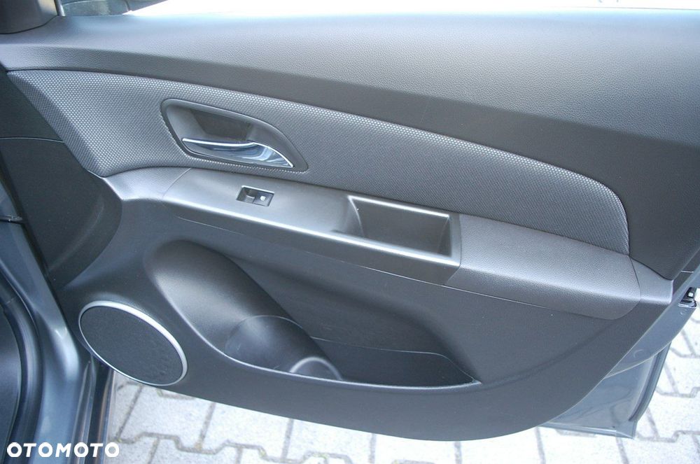 Chevrolet Cruze - 31