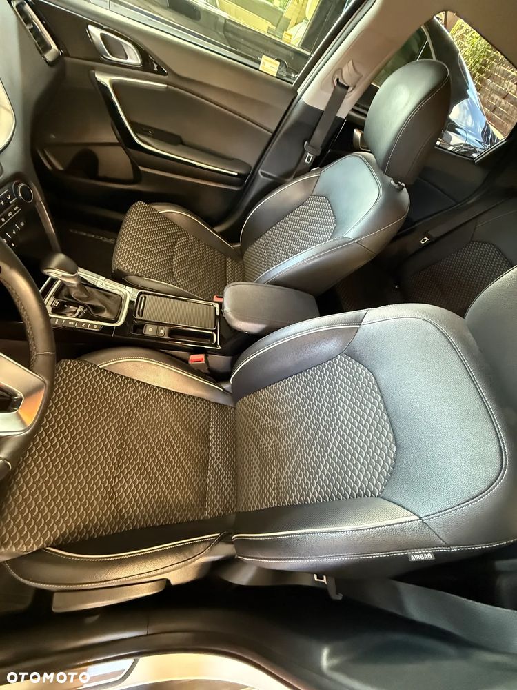 Kia XCeed 1.5 T-GDI Business Line DCT - 36