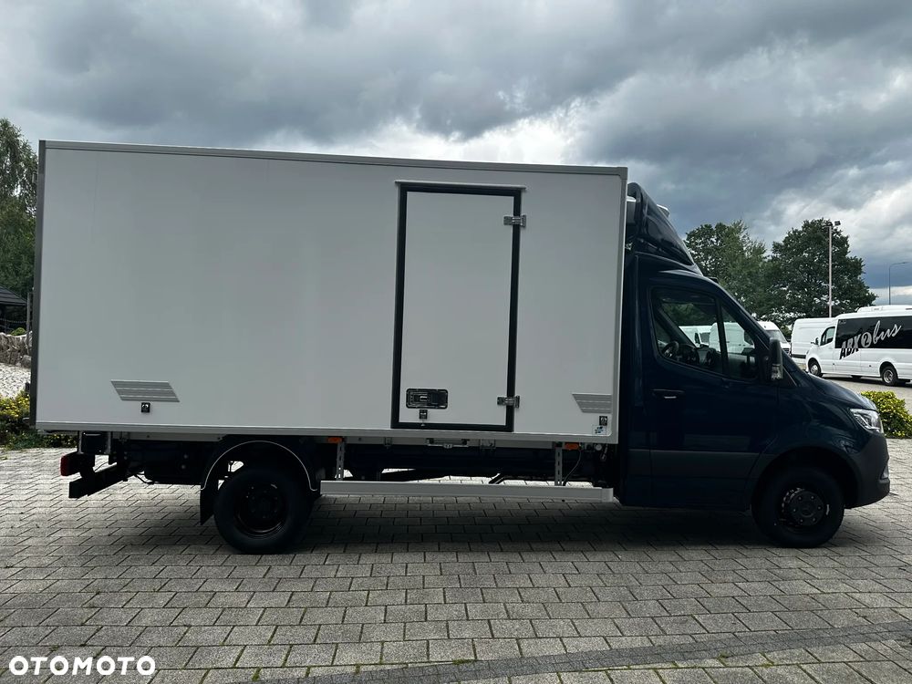 Mercedes-Benz Sprinter - 6