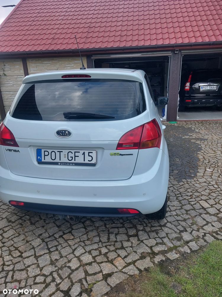 Kia Venga - 5