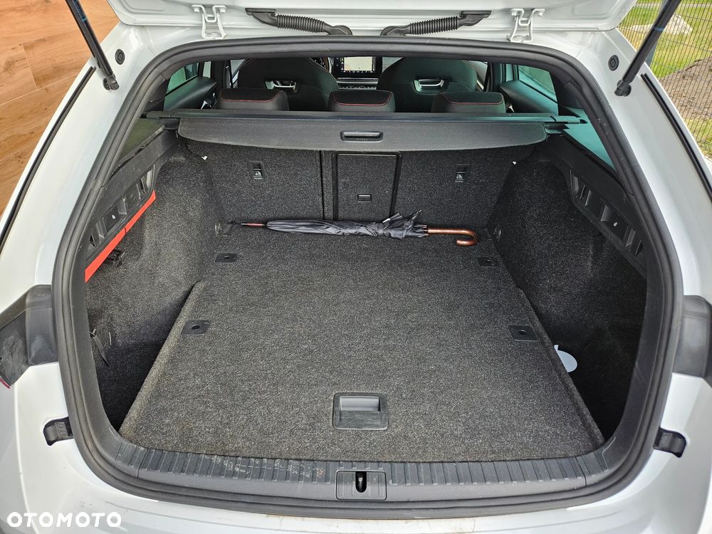 Skoda Octavia 2.0 TSI RS DSG - 25