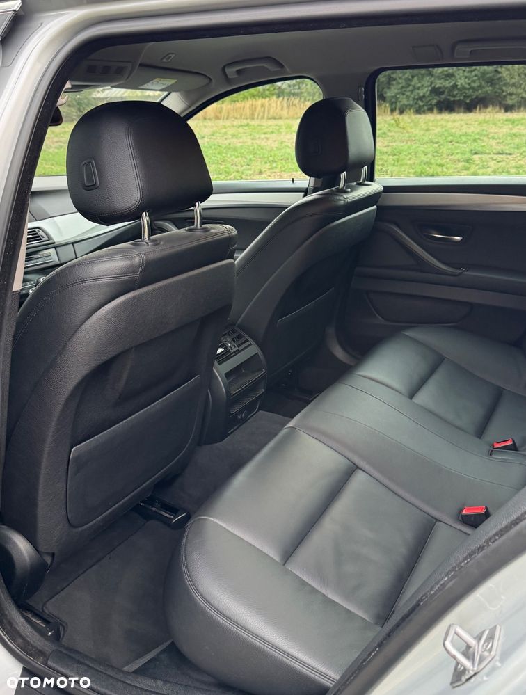 BMW Seria 5 518d - 17
