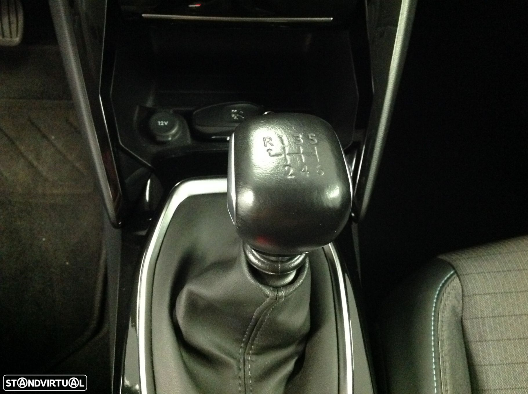 Peugeot 208 1.2 PureTech Allure - 38
