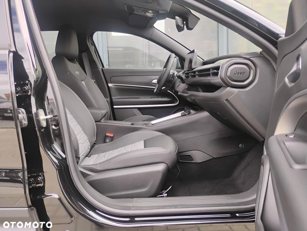 Jeep Avenger 1.2 T3 mHEV Upland 4xe eDCT6 - 30