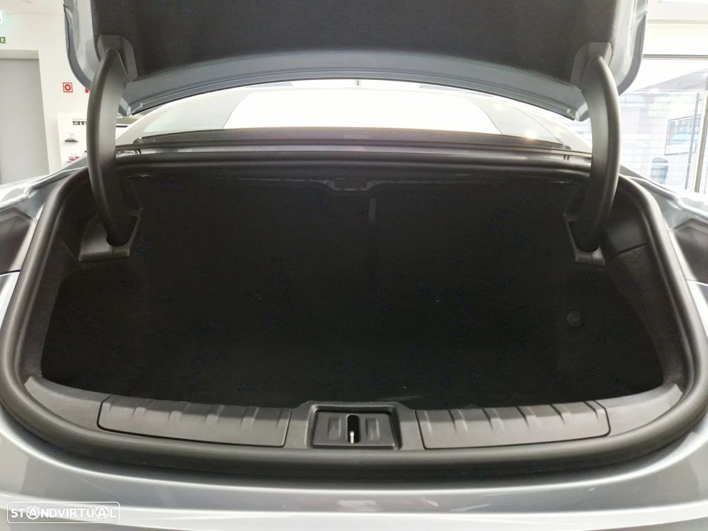 Porsche Taycan Standard - 28