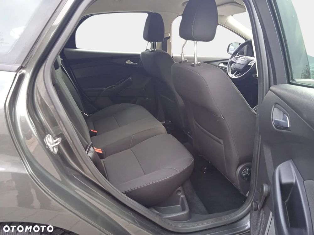 Ford Focus 1.6 Gold X - 32