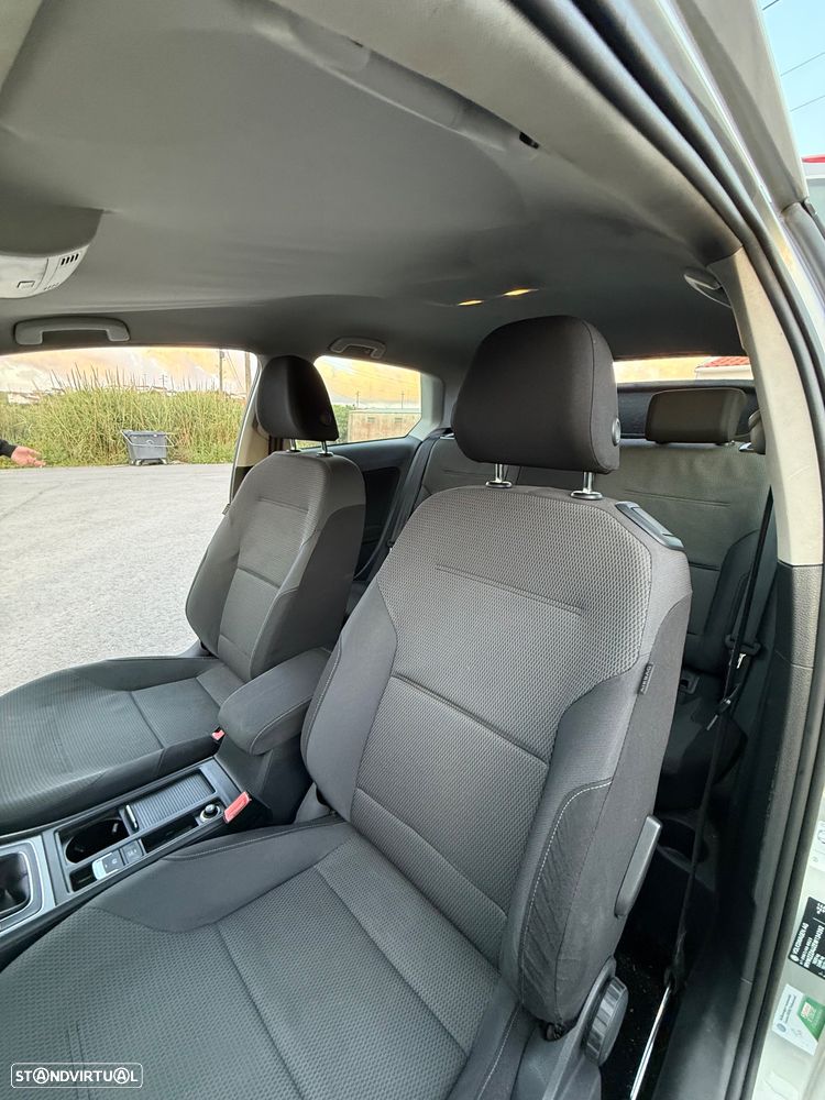 VW Golf 1.6 TDi BlueMotion Confortline - 12