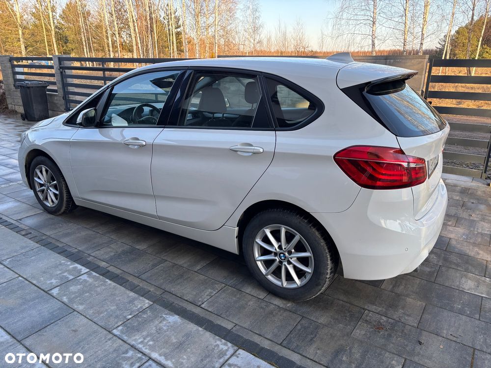 BMW Seria 2 216d - 5