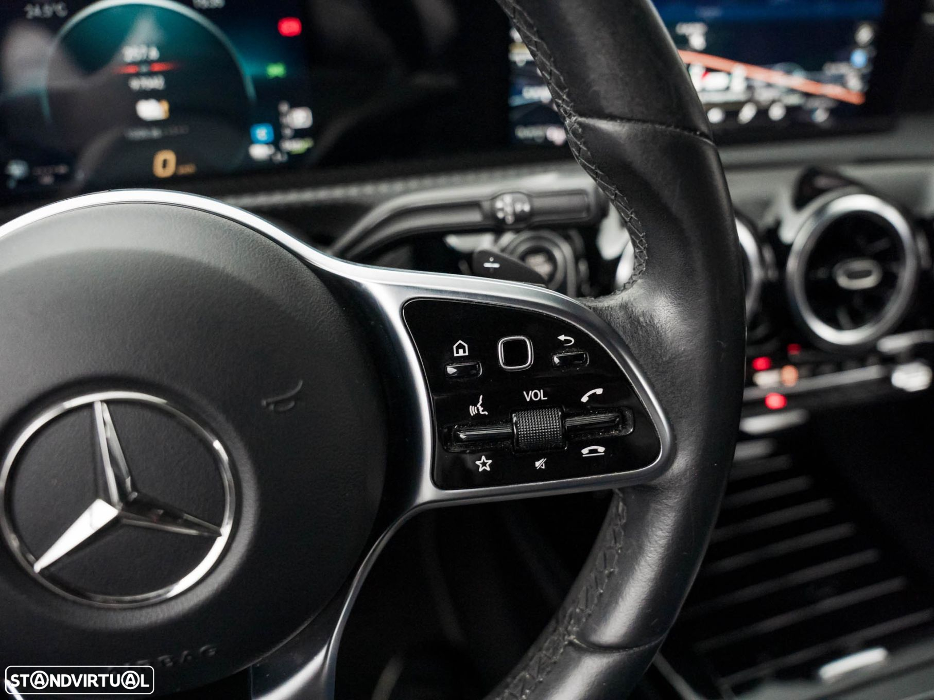 Mercedes-Benz A 250 Limousine e Style Plus - 23