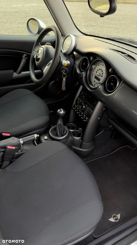 MINI Cooper Sidewalk - 4