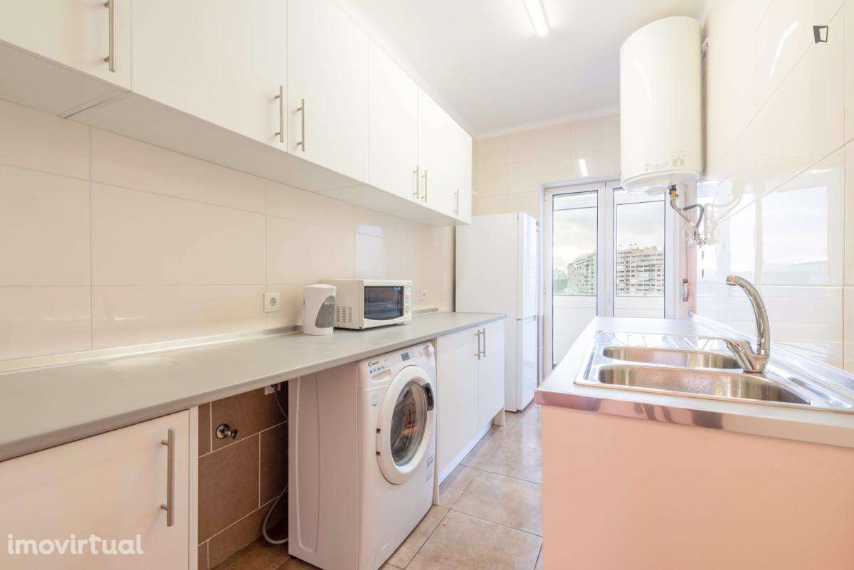 Quarto - localizado em Telheiras Lisbon - Grande imagem: 3/14