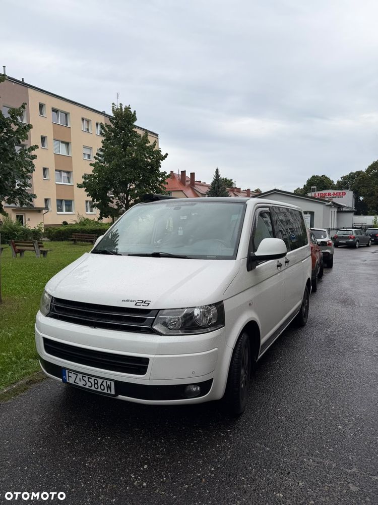 Volkswagen Multivan - 1