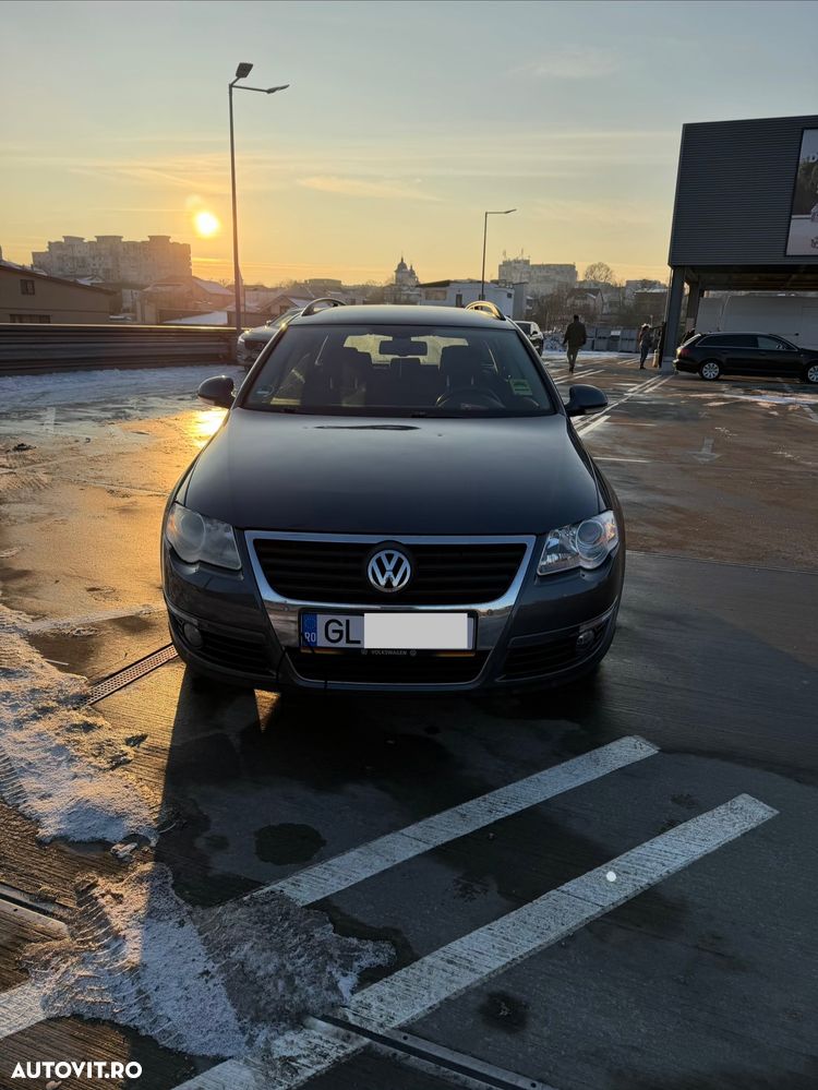 Volkswagen Passat 1.6 TDI DPF BlueMotion Technology Highline - 1