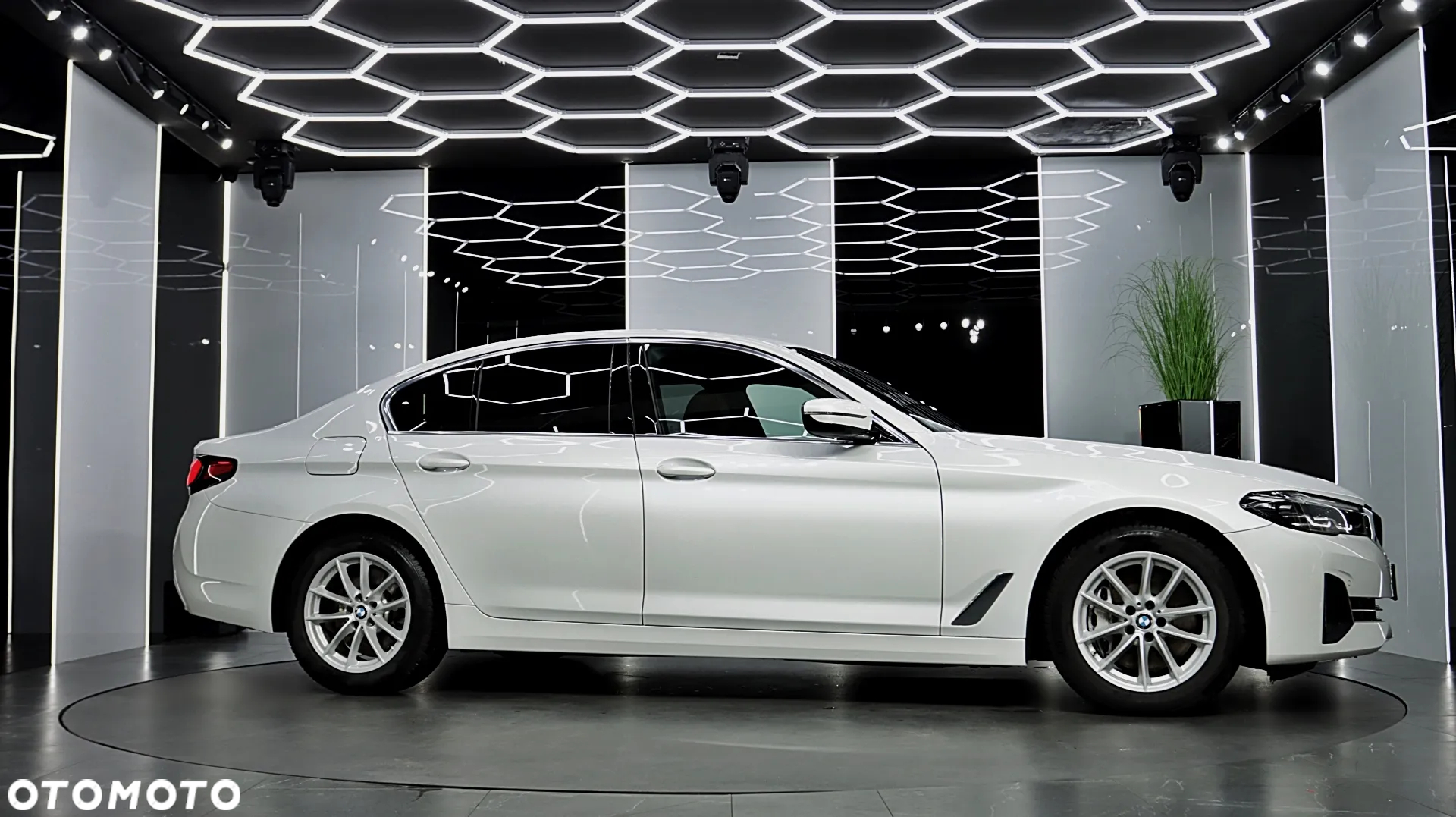 BMW Seria 5 - 12