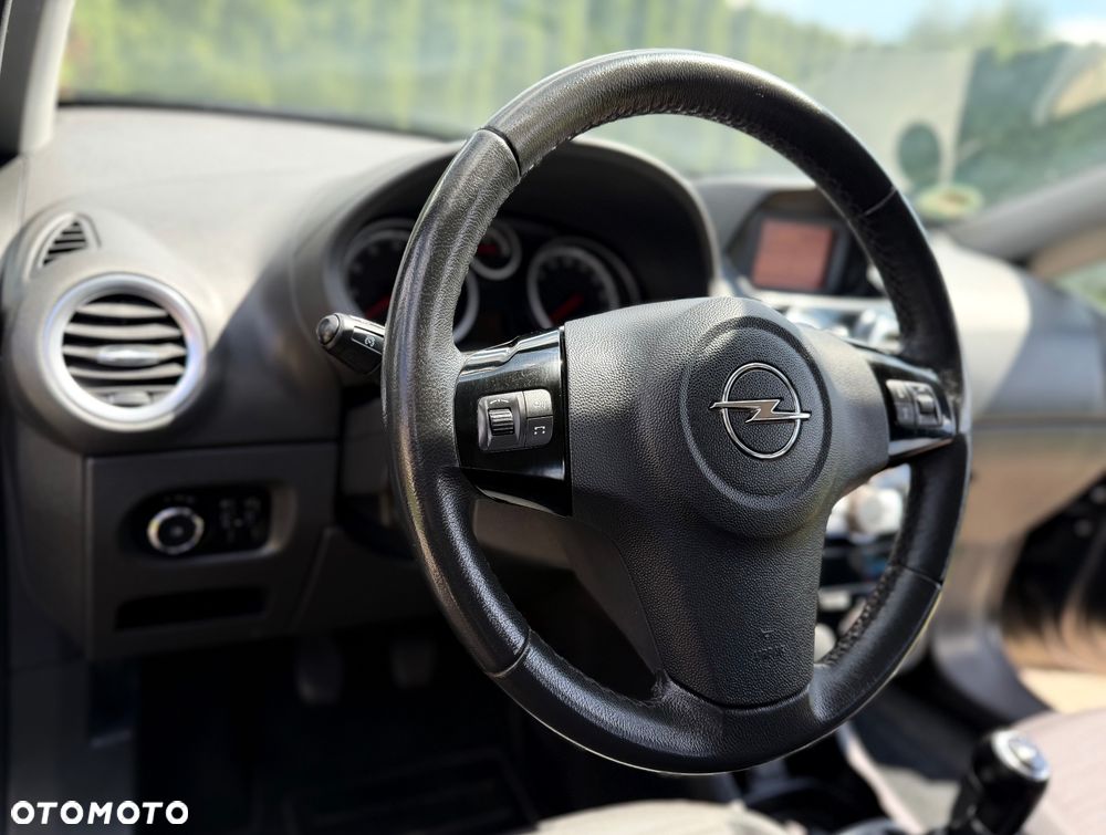 Opel Corsa 1.4 16V Energy - 33