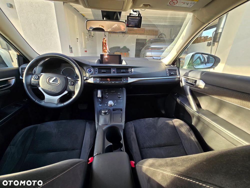 Lexus CT 200h Prestige - 18