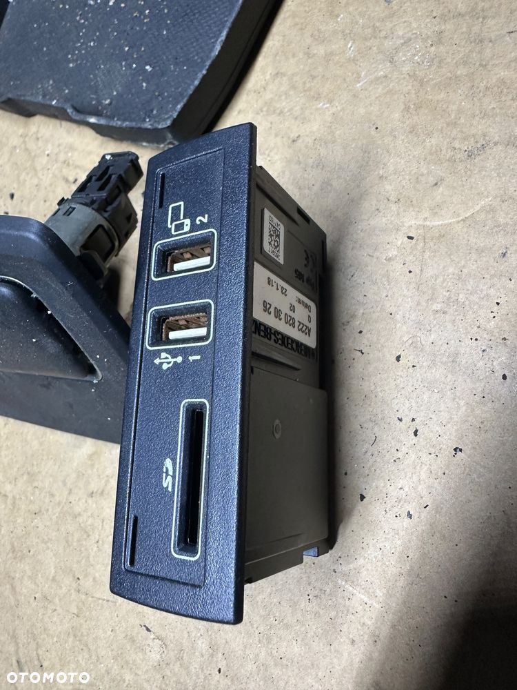 MERCEDES S 222 AMG 63 s lift s coupé c 217 cup Hölder ładowarka indukcyjna podłokietnik gniazdo USB touch pad idrive mmi panel wydechu aktywnego - 5