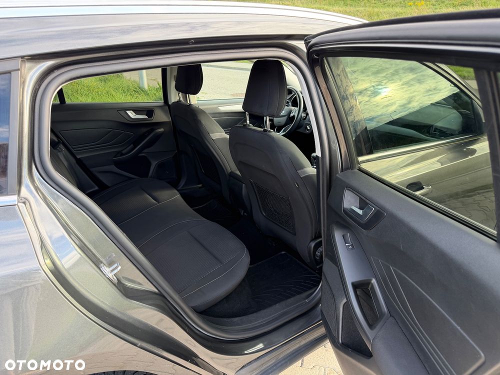 Ford Focus 1.0 EcoBoost STart-Stopp-System TITANIUM - 23