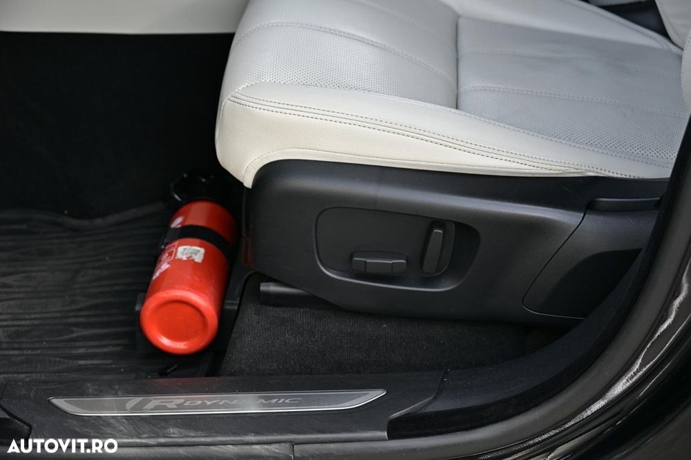 Land Rover Range Rover Velar 3.0 R-Dynamic SE - 15