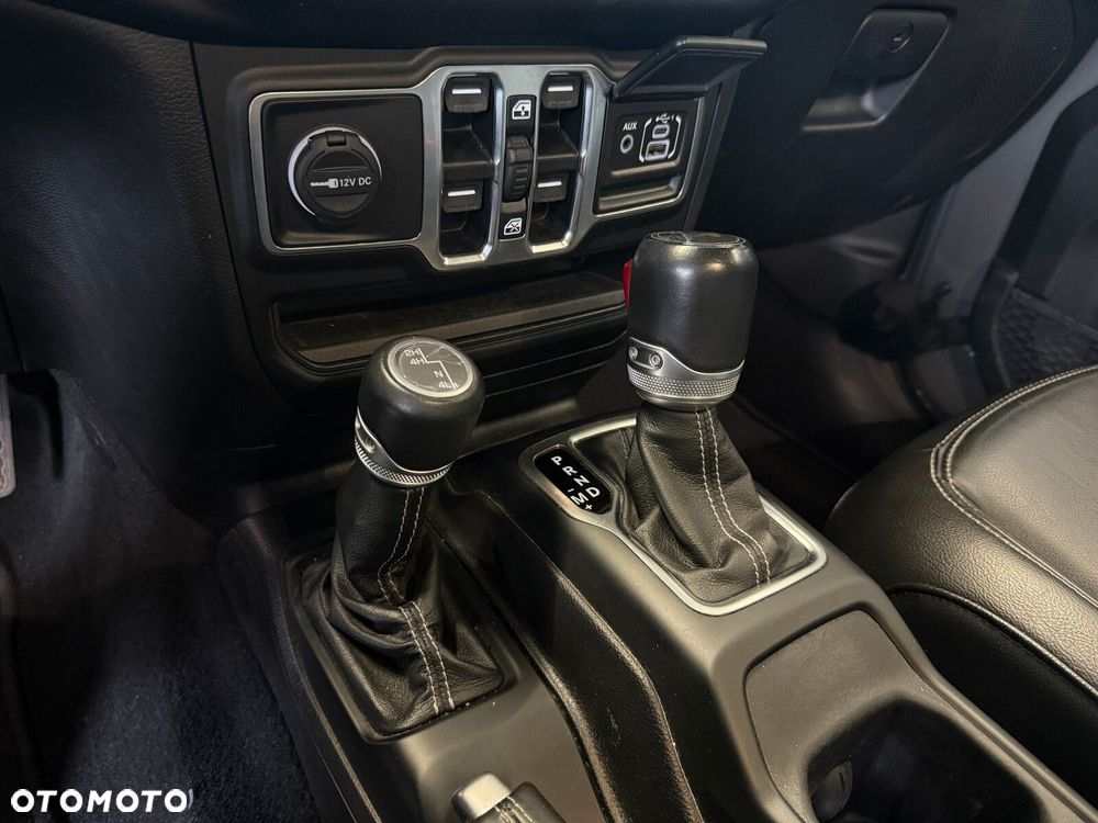 Jeep Wrangler - 24