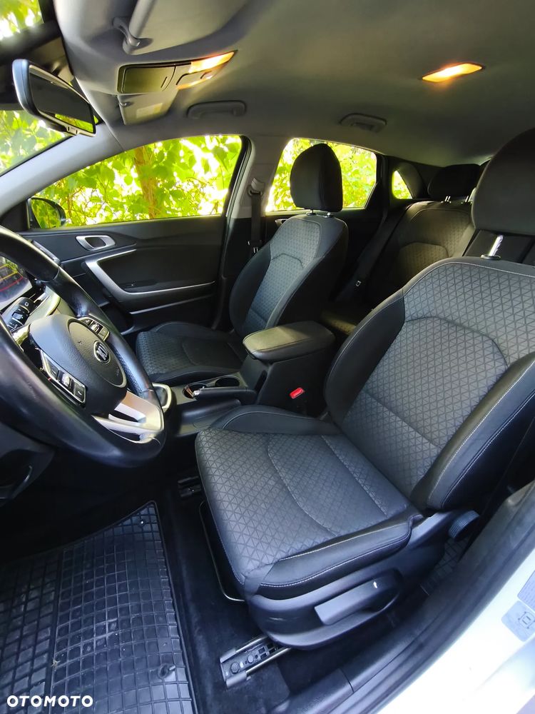 Kia Ceed 1.4 T-GDI L Business Line - 9