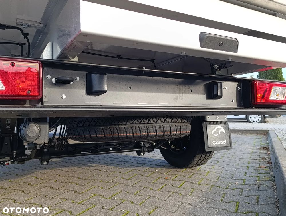 Ford Transit podwozie - 40