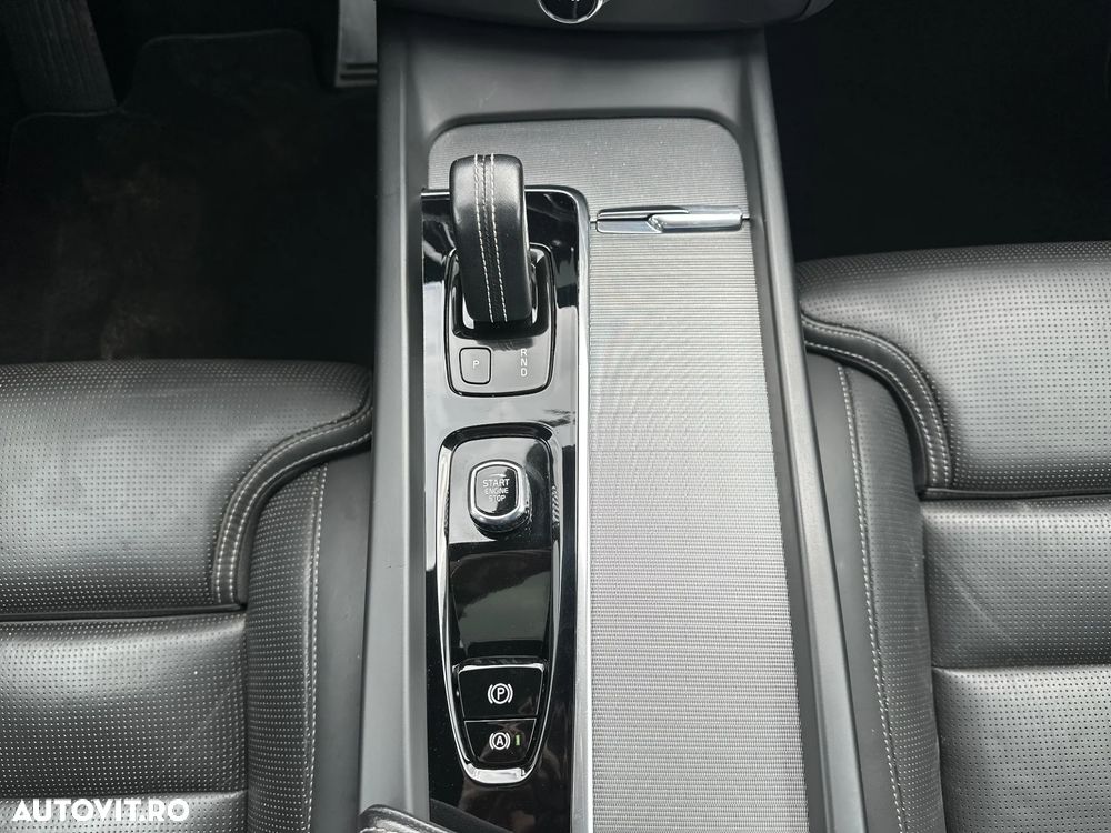 Volvo XC 60 T6 AWD Recharge Geartronic RDesign - 18