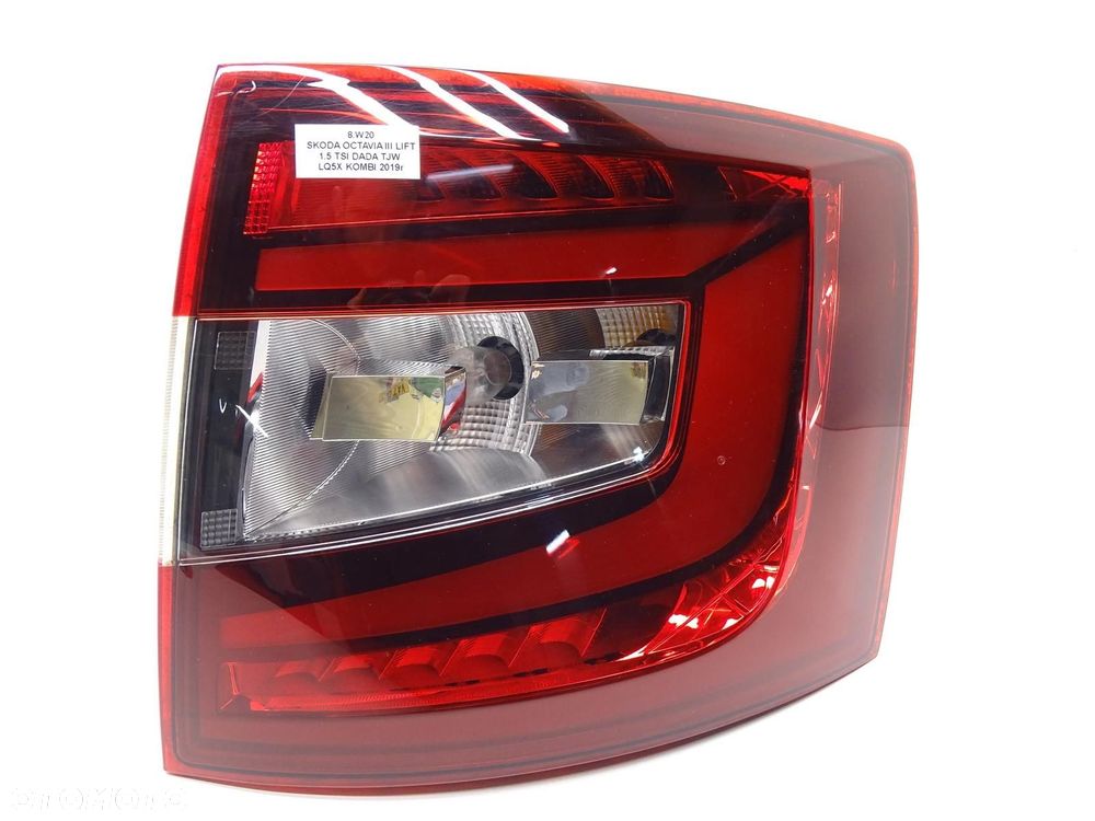 LAMPA PRAWY TYŁ W BŁOTNIK 5E9945208A SKODA OCTAVIA III LIFT KOMBI LED - 1