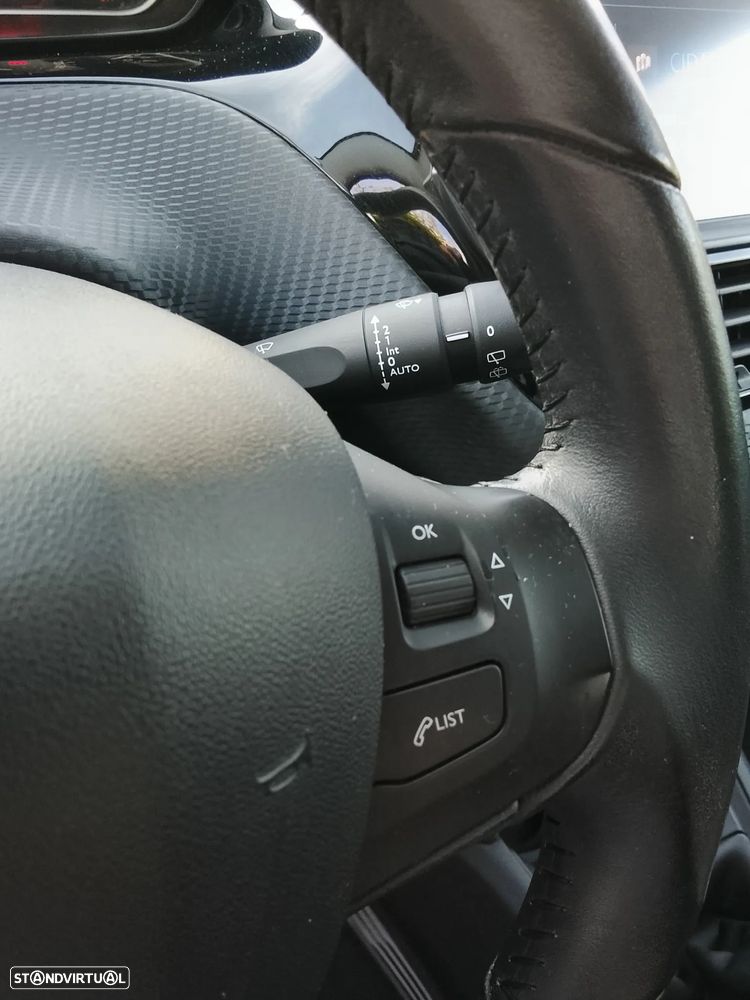 Peugeot 208 1.6 BlueHDi Style - 8