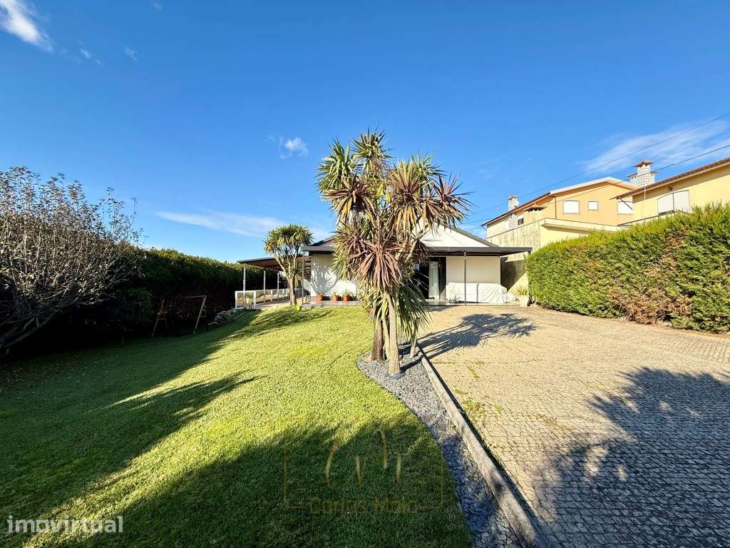 Armazém/Quintinha com edifício 302m2 e 1252m2 de terreno - Grande imagem: 2/25