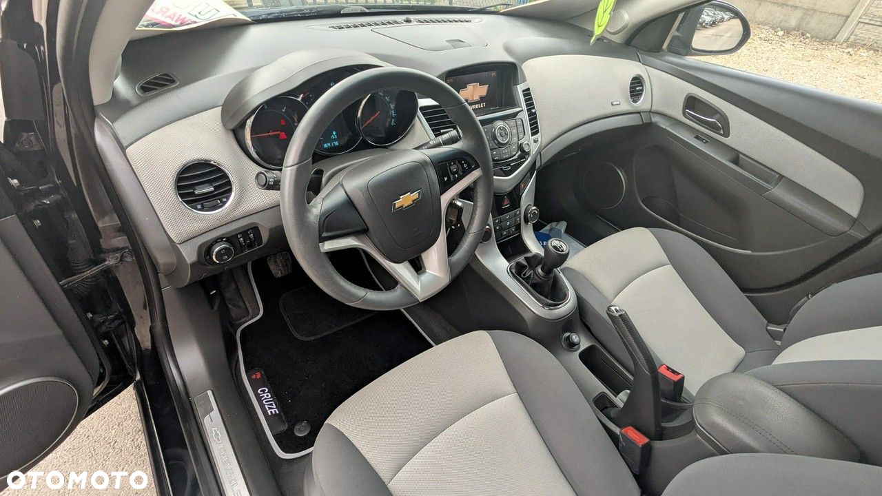 Chevrolet Cruze - 14