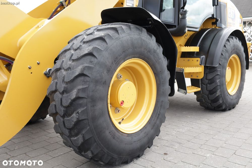 Caterpillar CAT 908M - 25