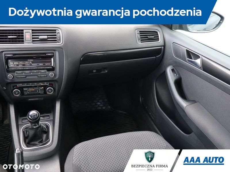 Volkswagen Jetta - 10