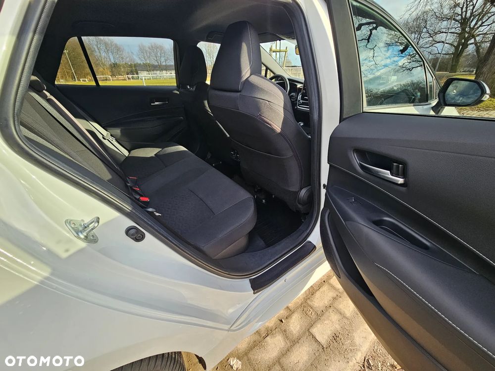 Toyota Corolla 1.8 Hybrid Executive - 11