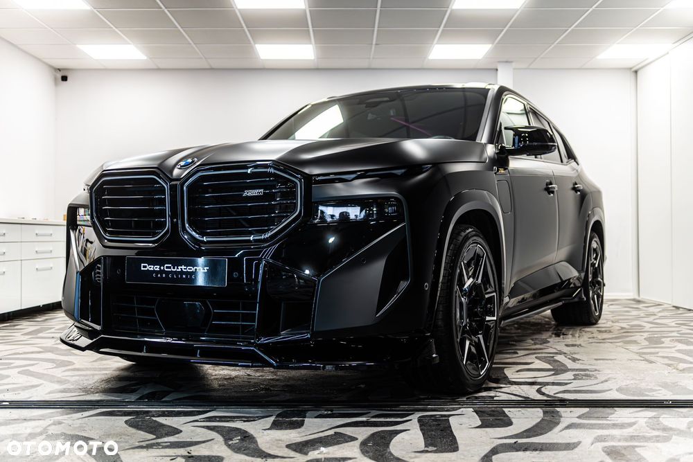 BMW XM - 1