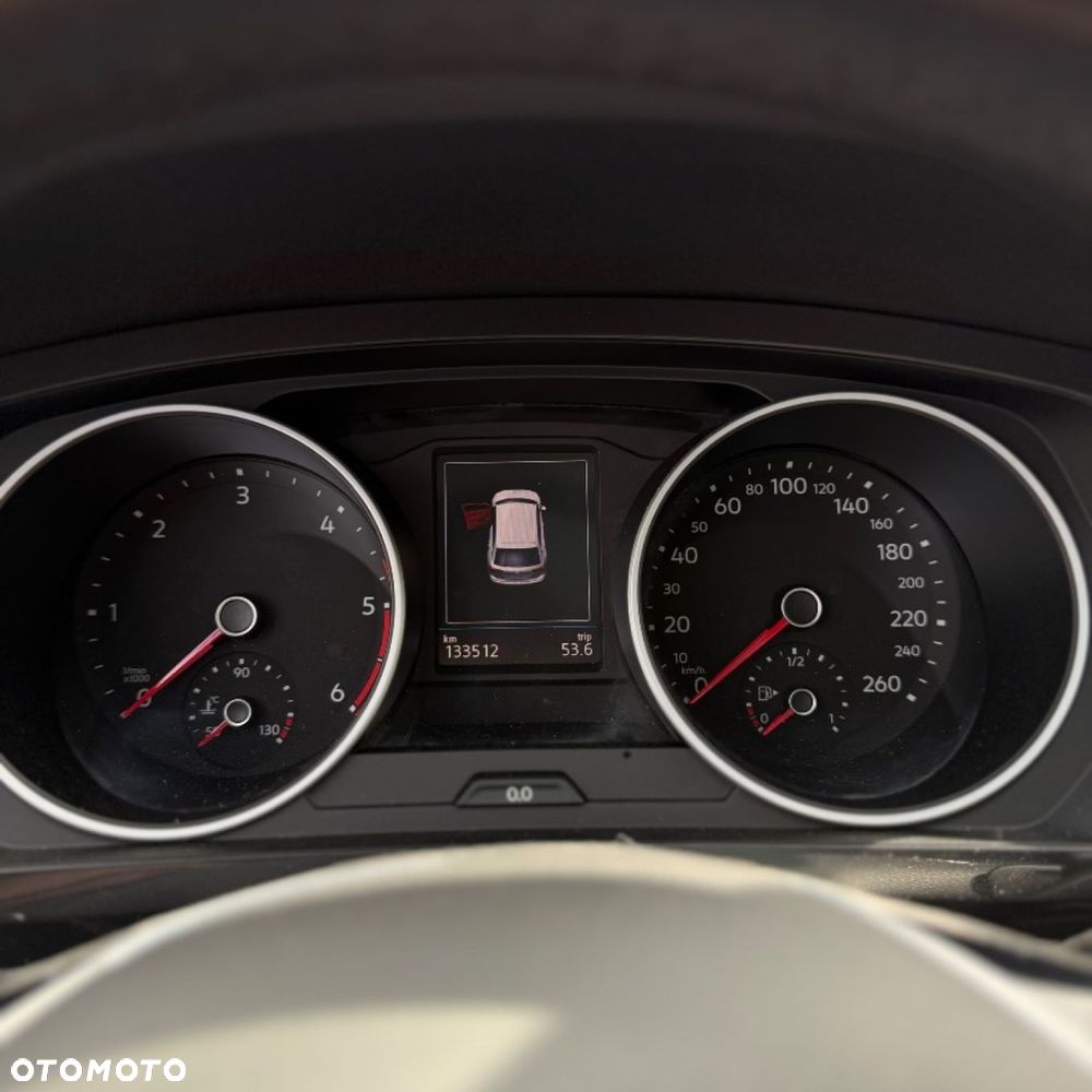 Volkswagen Tiguan - 36