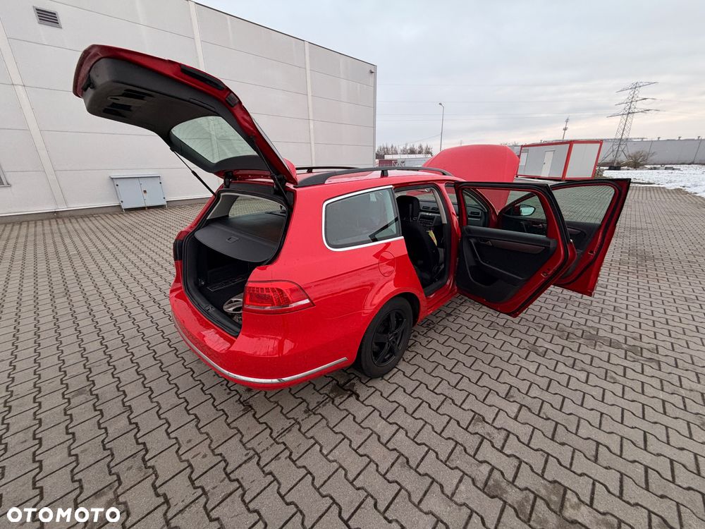 Volkswagen Passat Variant 2.0 TDI DPF Sportline - 5