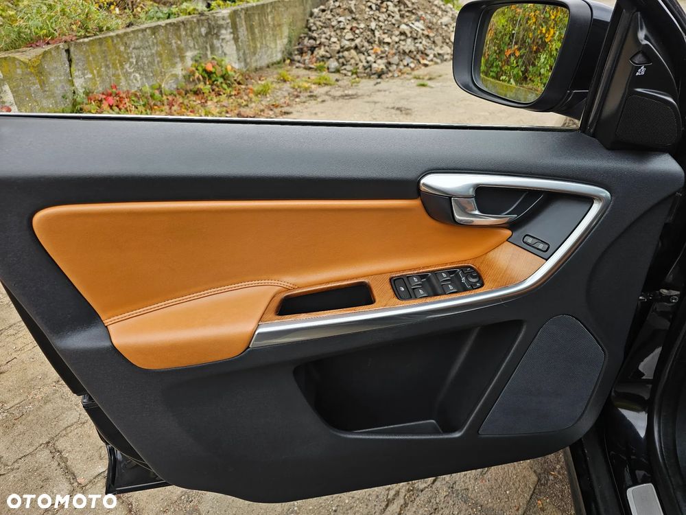 Volvo XC 60 D4 Geartronic Summum - 24