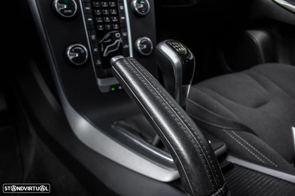 Volvo V40 D2 Kinetic - 21