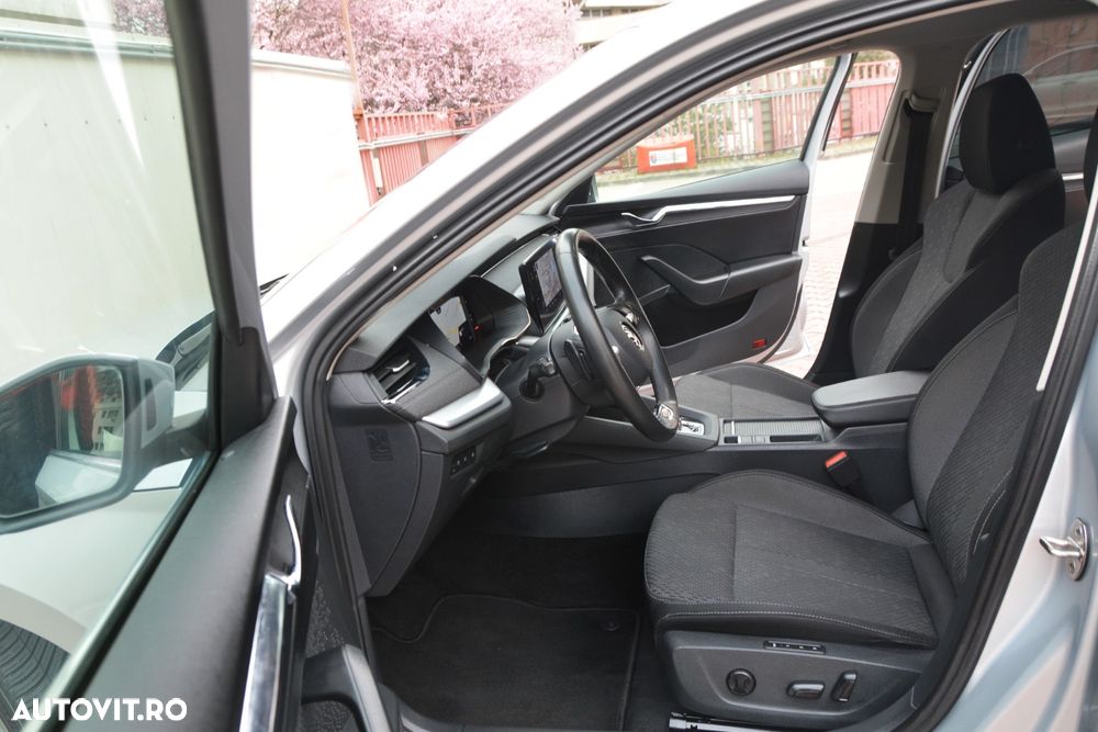 Skoda Octavia Combi 2.0 TDI DSG First Edition - 14