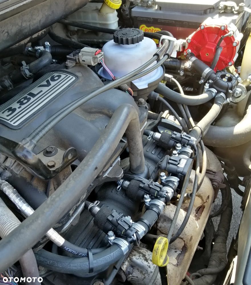 Chrysler Town & Country 3.8L LXi - 6