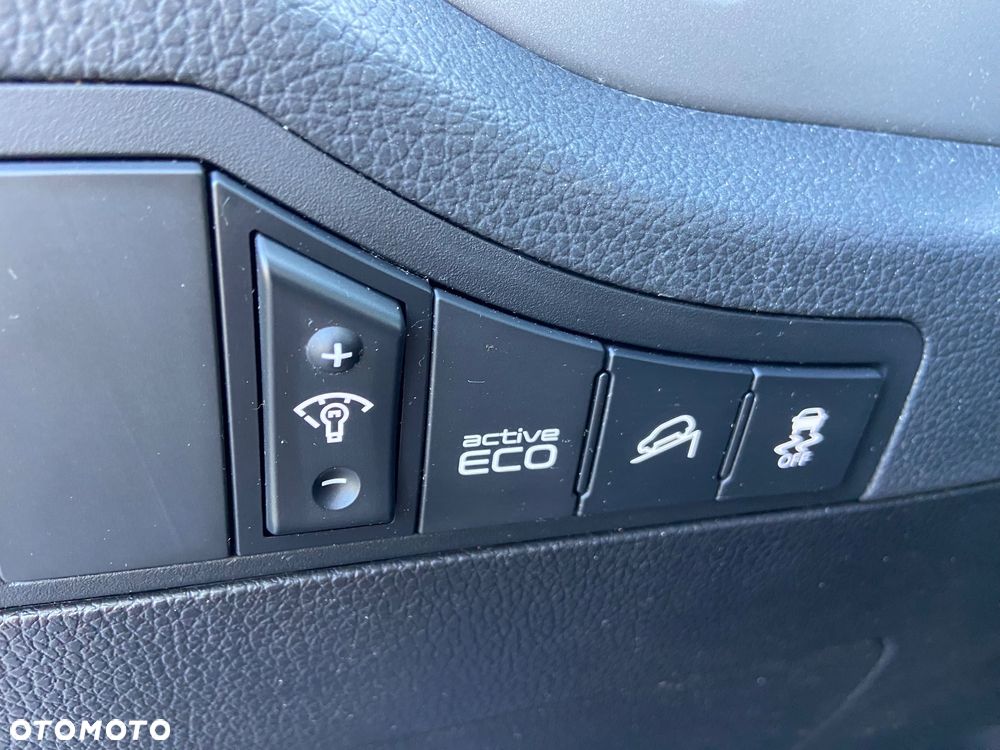 Kia Sportage 2.0 CRDI AWD Dream-Team Edition - 26