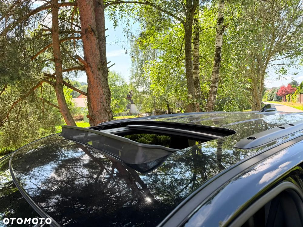Jeep Grand Cherokee - 33