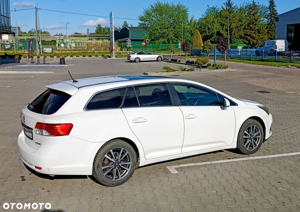 Toyota Avensis 2.0 D-4D Premium - 6