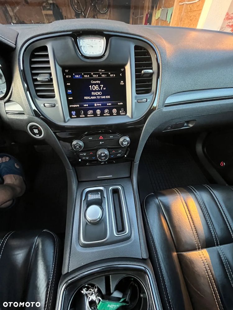Chrysler 300s - 14