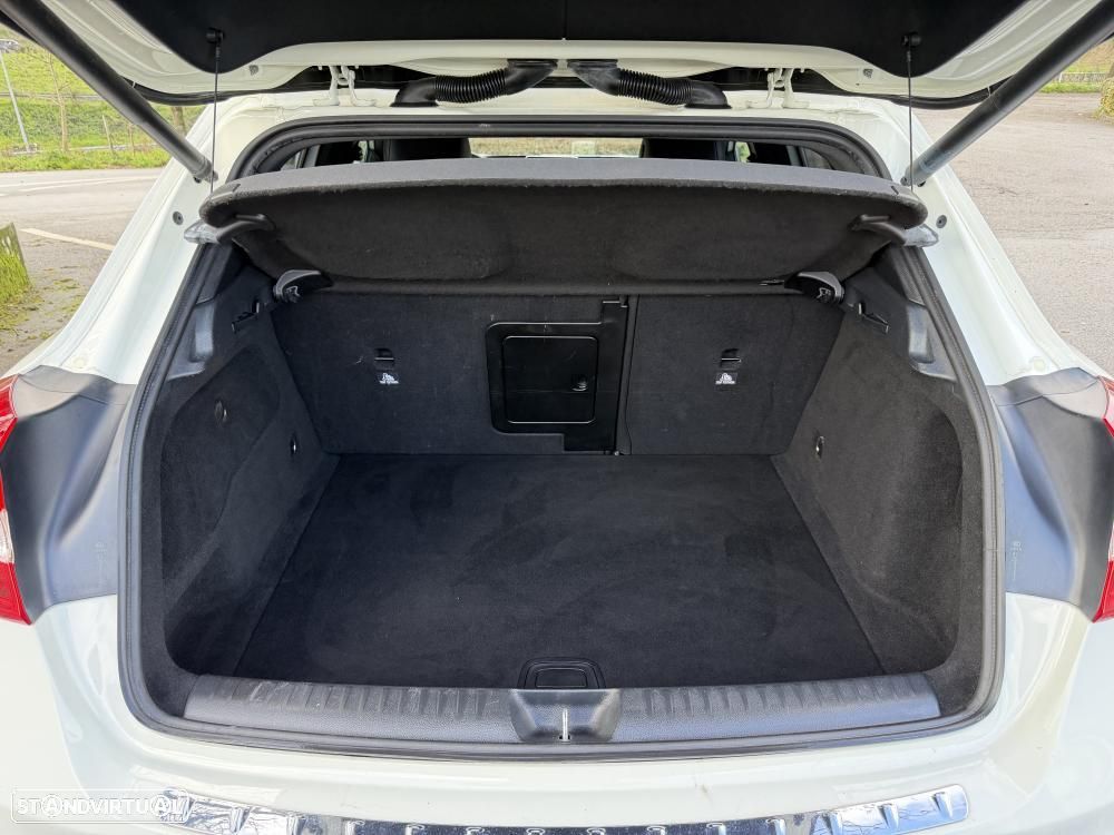 Mercedes-Benz GLA 180 d 7G-DCT Urban - 27