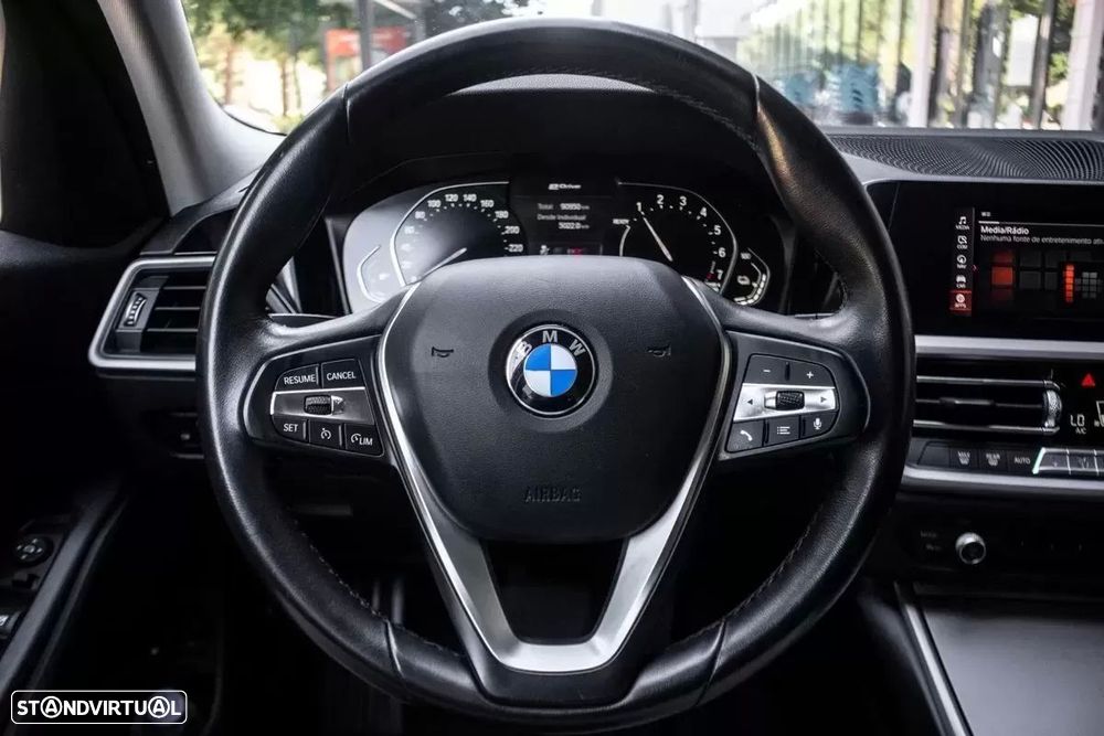 BMW 330 e Line Luxury Auto - 13