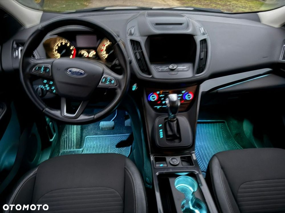 Ford Kuga - 12
