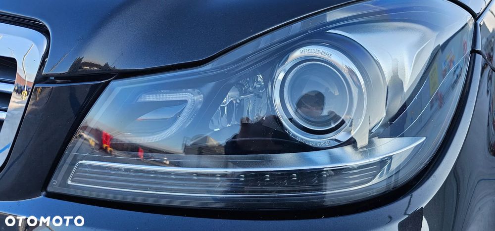 Mercedes-Benz Klasa C 250 CDI DPF 4Matic (BlueEFFICIENCY) 7G-TRONIC Avantgarde - 18