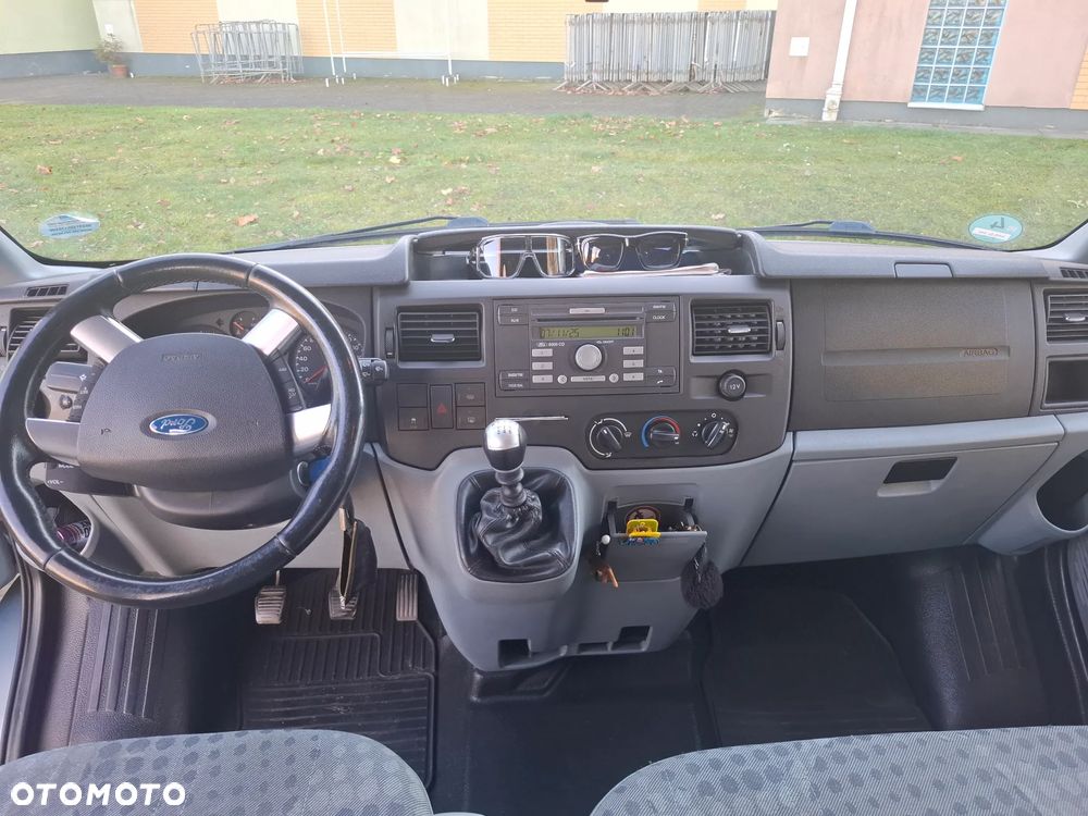 Ford Transit - 12